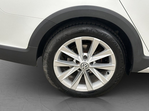 Volkswagen Golf Alltrack 29 of 30
