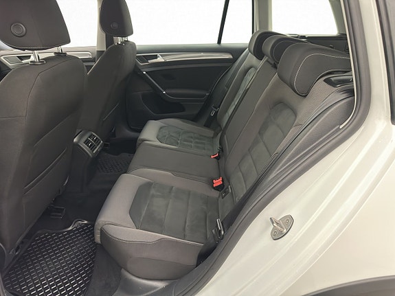 Volkswagen Golf Alltrack 25 of 30