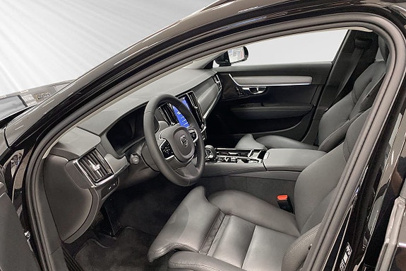 Volvo V90 8 of 12