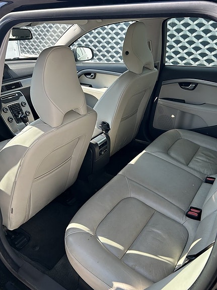 Volvo V70 15 of 18