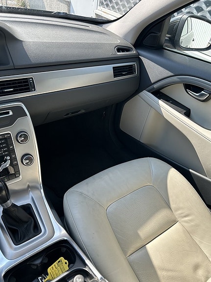 Volvo V70 14 of 18