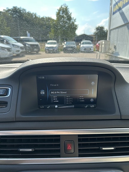 Volvo V70 12 of 18