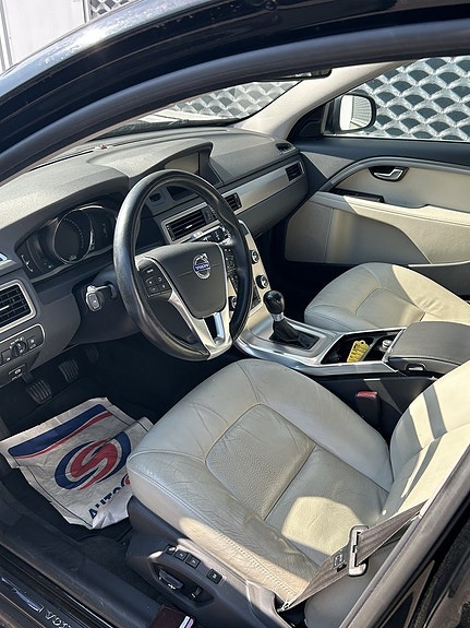 Volvo V70 7 of 18