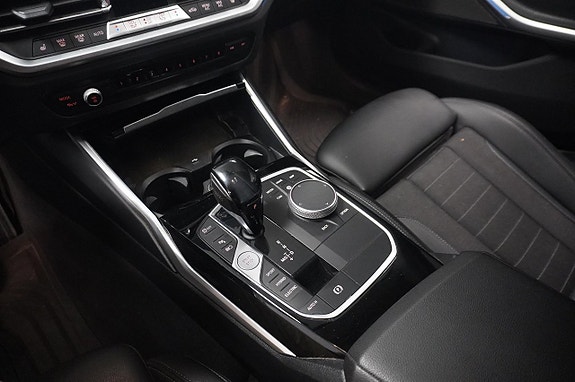 BMW 330e 11 of 15
