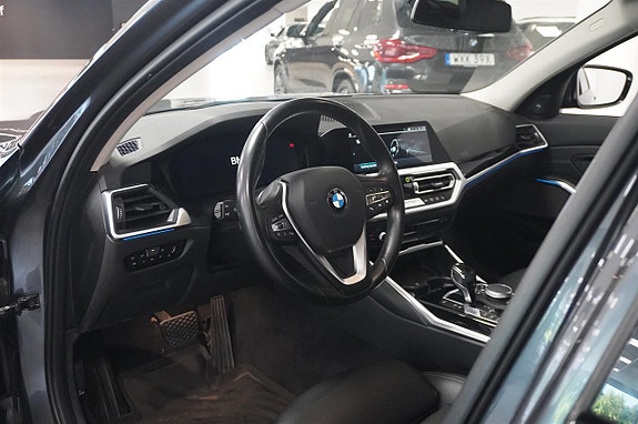 BMW 330e 4 of 15