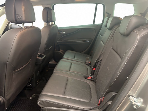 Opel Zafira Tourer 23 of 29