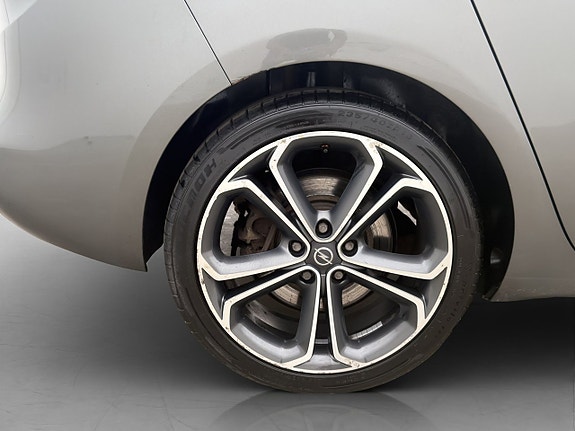 Opel Zafira Tourer 26 of 29