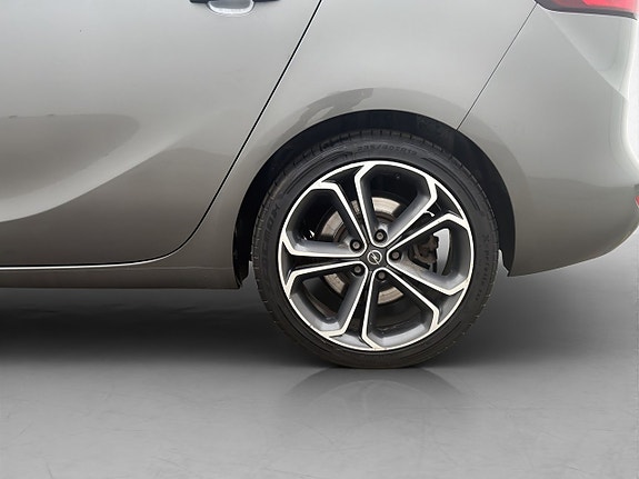 Opel Zafira Tourer 29 of 29