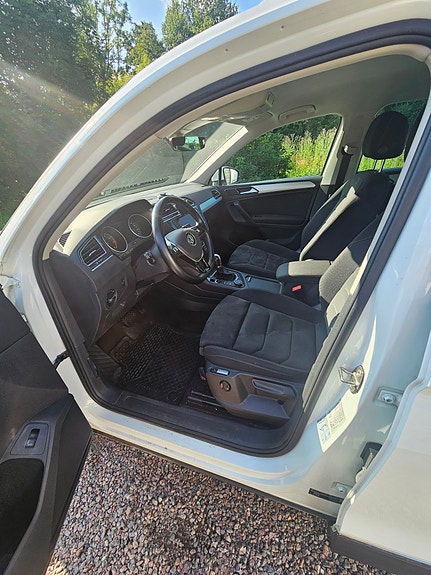 Volkswagen Tiguan 16 of 30