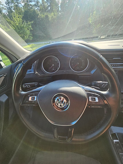 Volkswagen Tiguan 14 of 30