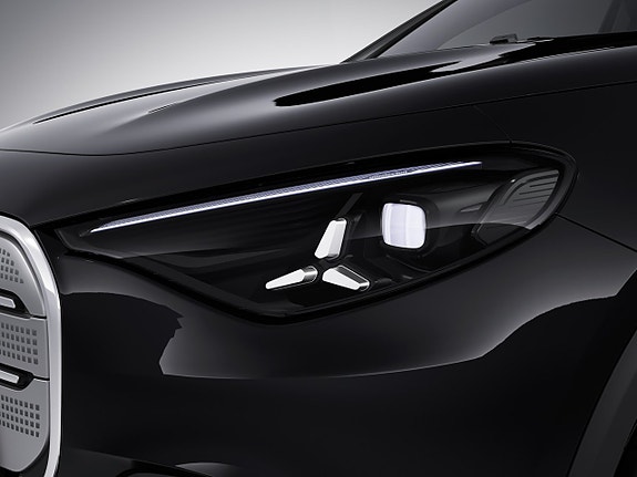 Mercedes-Benz GLA250 6 of 8