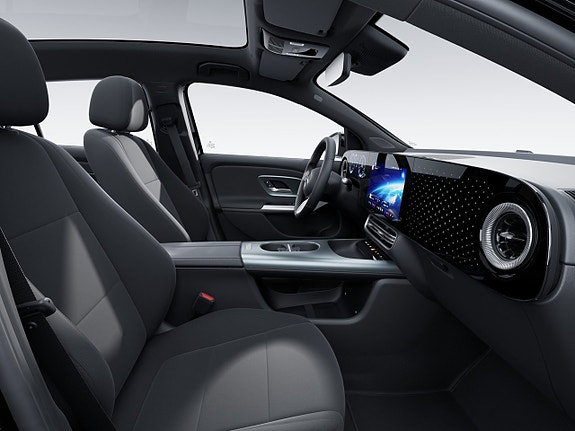 Mercedes-Benz GLA250 7 of 8
