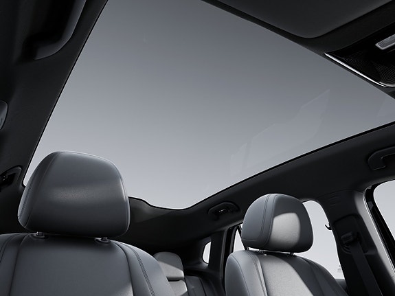 Mercedes-Benz GLA250 5 of 8