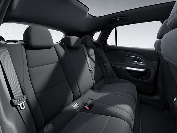 Mercedes-Benz GLA250 8 of 8