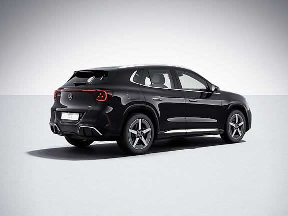 Mercedes-Benz GLA250 2 of 8