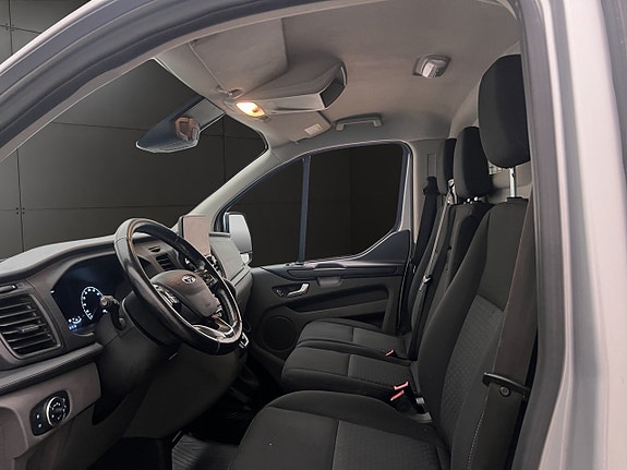 Ford Transit Custom 16 of 29
