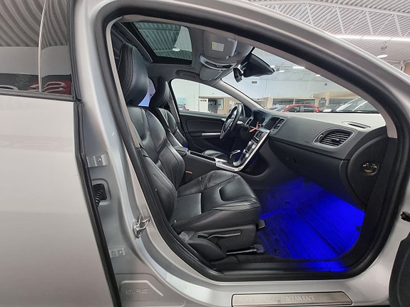 Volvo V60 15 of 24