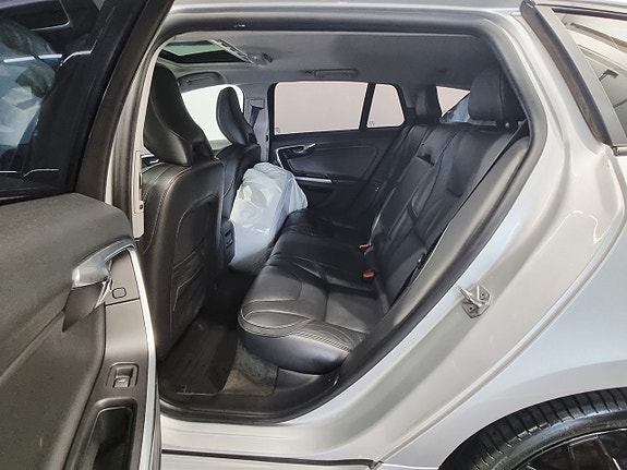 Volvo V60 8 of 24