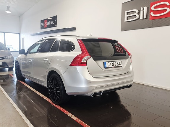 Volvo V60 13 of 24