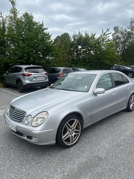Mercedes-Benz E270 8 of 10