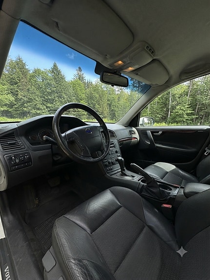 Volvo V70 9 of 17