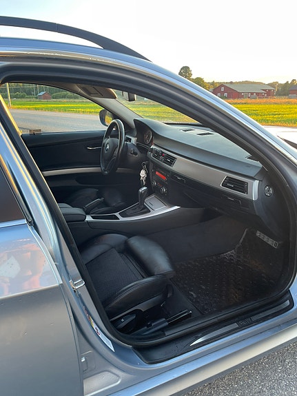 BMW 325i 14 of 15