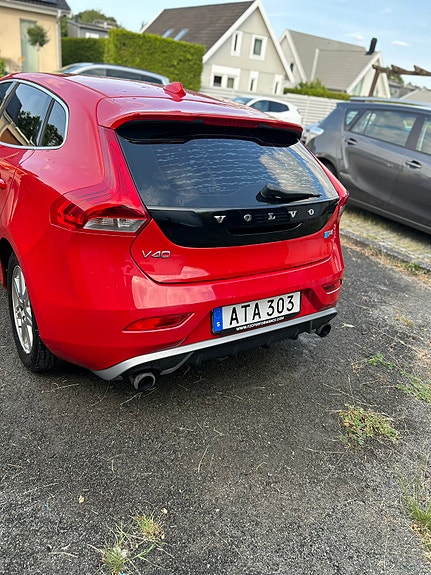 Volvo V40 3 of 7