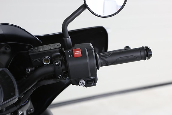 Honda CMX 1100 Tour Rebel 9 of 11