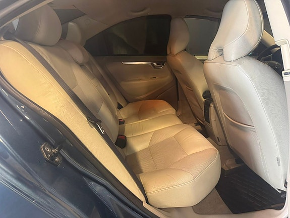 Volvo S60 18 of 22