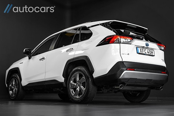 Toyota RAV4 4 of 30