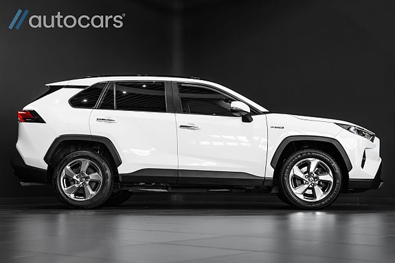 Toyota RAV4 2 of 30