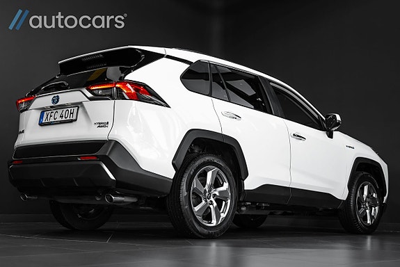 Toyota RAV4 3 of 30
