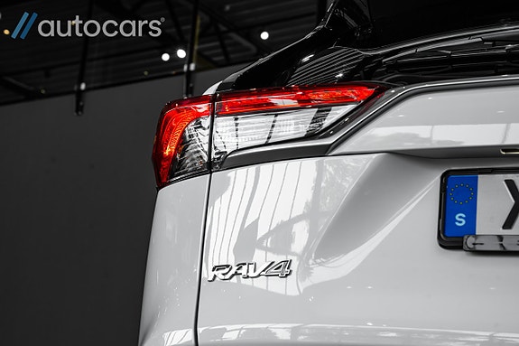 Toyota RAV4 13 of 30