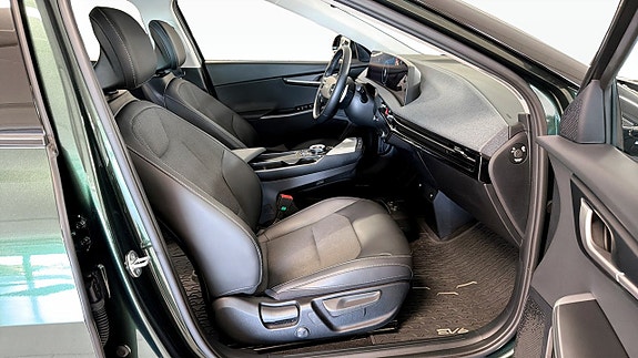 Kia EV6 3 of 23