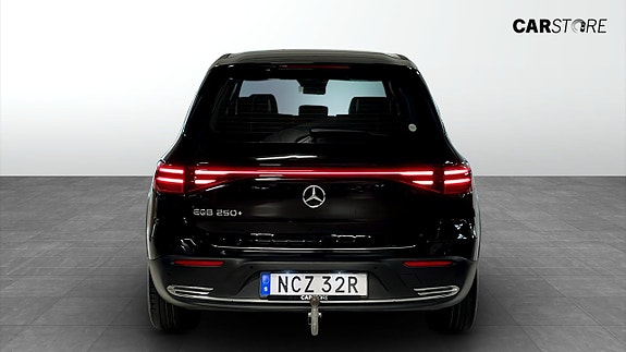 Mercedes-Benz EQB250+ 7 of 23