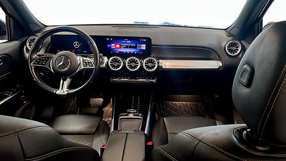 Mercedes-Benz EQB250+ 4 of 23