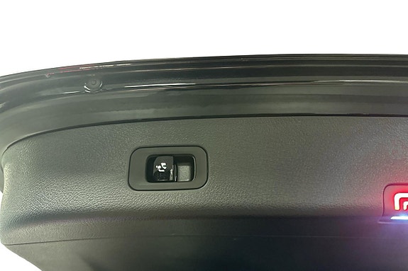 Mercedes-Benz GLC300 de 14 of 23
