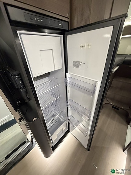 Adria Coral 670SL 11 of 14