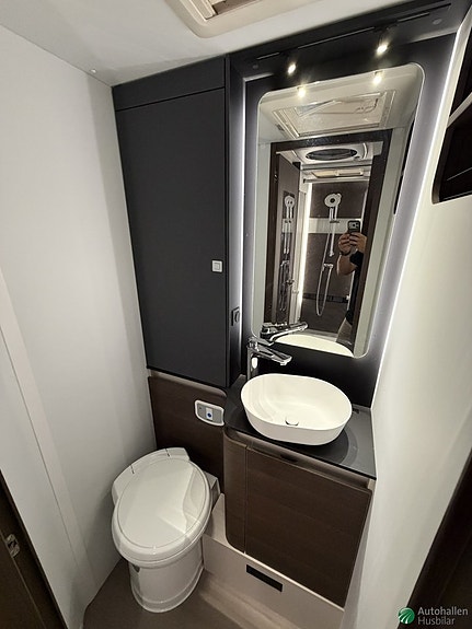 Adria Coral 670SL 13 of 14