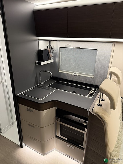 Adria Coral 670SL 8 of 14