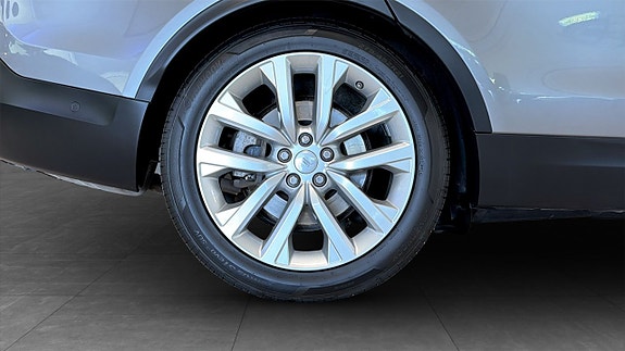 Land Rover Discovery 9 of 25
