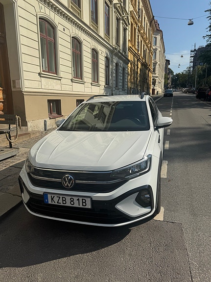 Volkswagen Taigo 2 of 4