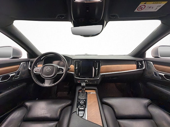 Volvo S90 16 of 30