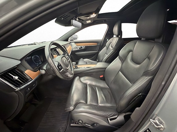 Volvo S90 23 of 30
