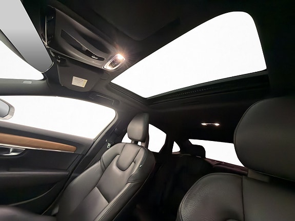 Volvo S90 15 of 30