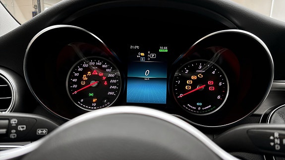 Mercedes-Benz 300 CD 9 of 14