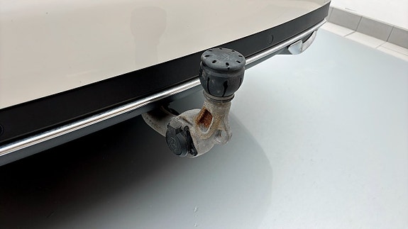 Mercedes-Benz 300 CD 7 of 14