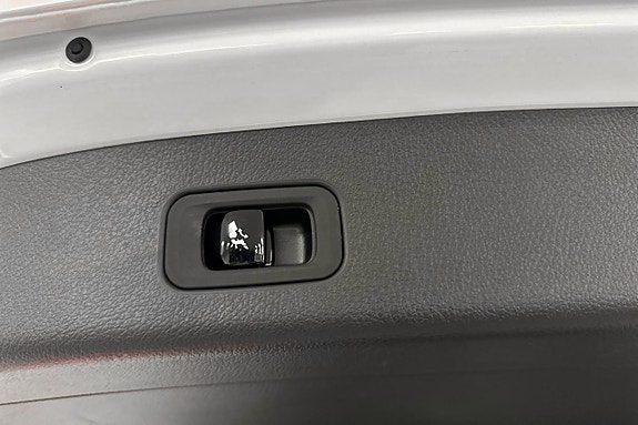 Mercedes-Benz GLC300 e 15 of 20