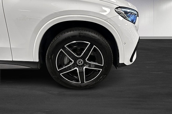 Mercedes-Benz GLC300 e 12 of 20