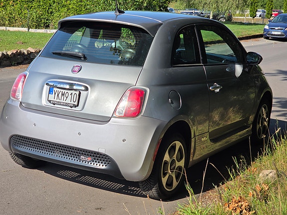 Fiat 500e 3 of 7